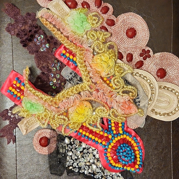 Lot of sew in collar appliques - Picture 8 of 8